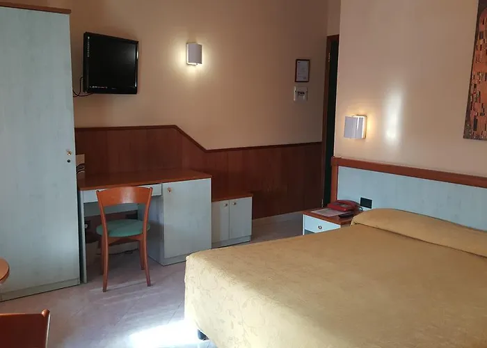 Laurence Hotel