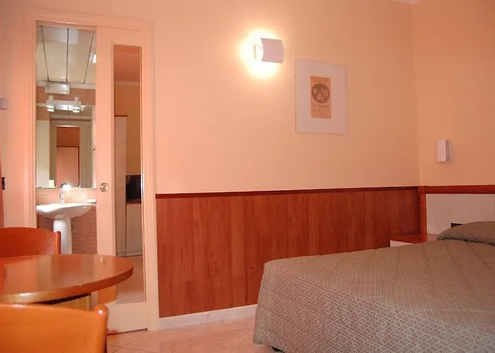 Laurence Hotel 3*